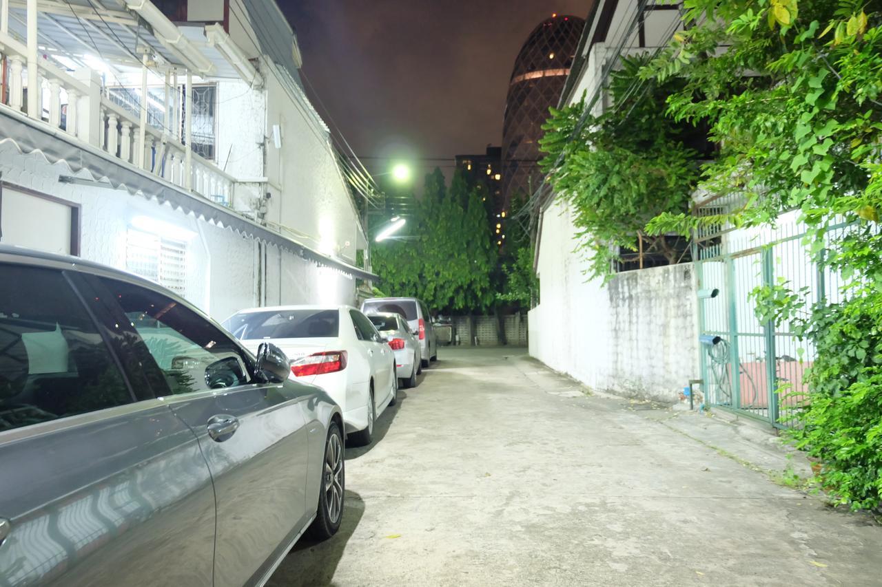 Hostel Baan Paan Sook Unitato Bangkok Exterior foto