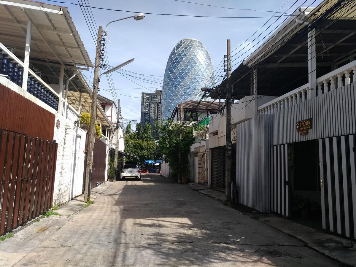 Hostel Baan Paan Sook Unitato Bangkok Exterior foto